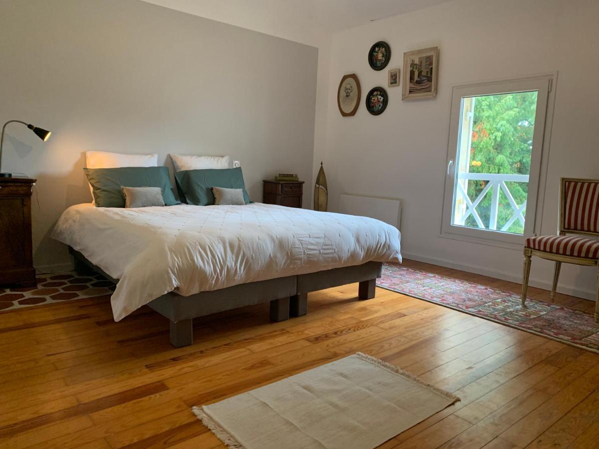 Ambares-et-LagraveBatisse En Pierre XVII Siecle 115 M² Avec Terrasse别墅 外观 照片