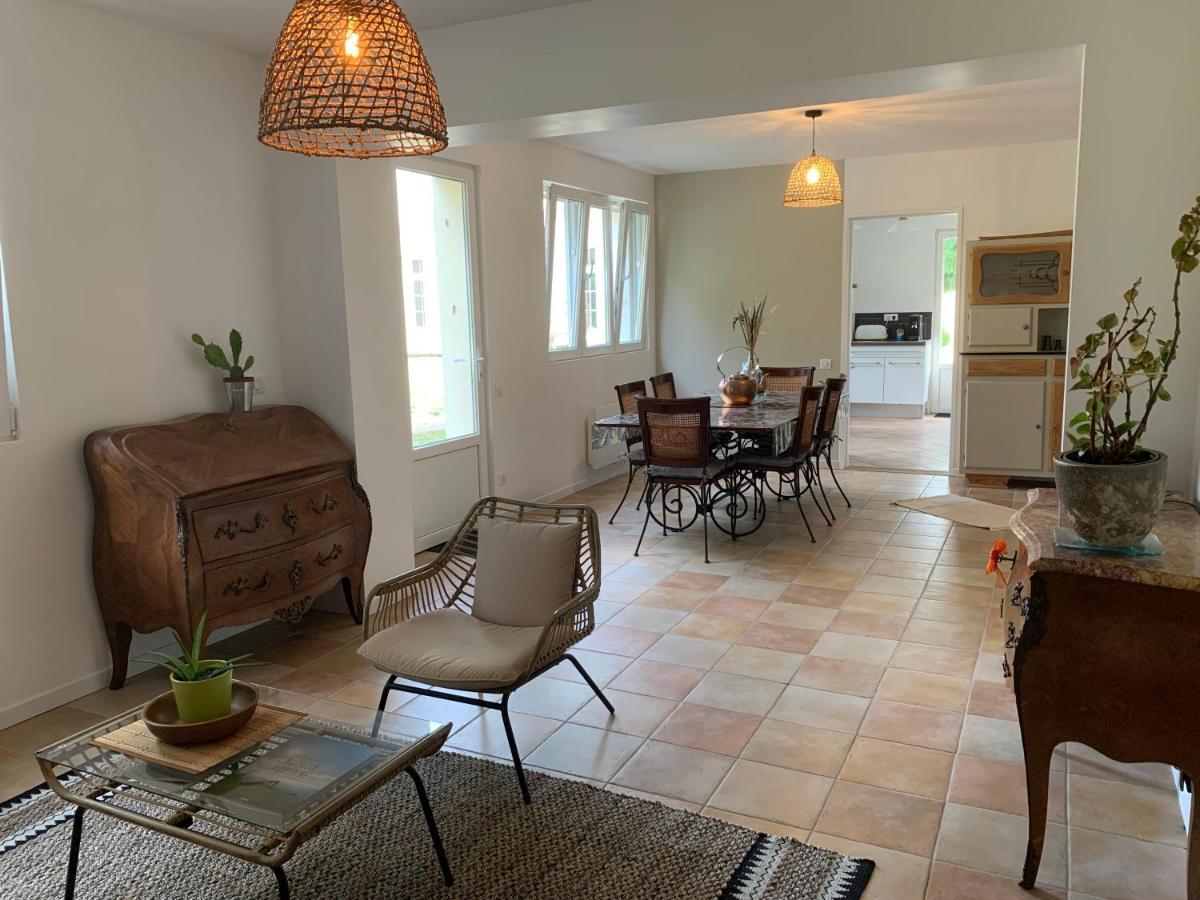 Ambares-et-LagraveBatisse En Pierre XVII Siecle 115 M² Avec Terrasse别墅 外观 照片
