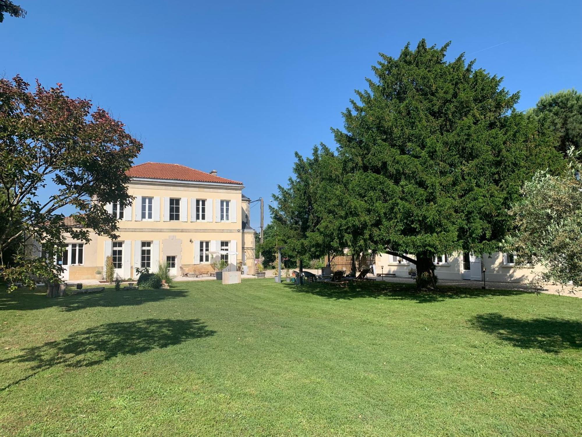 Ambares-et-LagraveBatisse En Pierre XVII Siecle 115 M² Avec Terrasse别墅 外观 照片